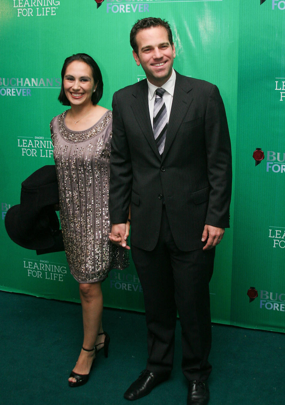 MEXICO CITY - JANUARY 31:  TV personality Carlos Loret de Mola and guest attend Buchanan's Forever Night Education Benefit Concert at Colegio de las Vizcainas on January 31, 2009 in Mexico City.  (Photo by Victor Chavez/WireImage)