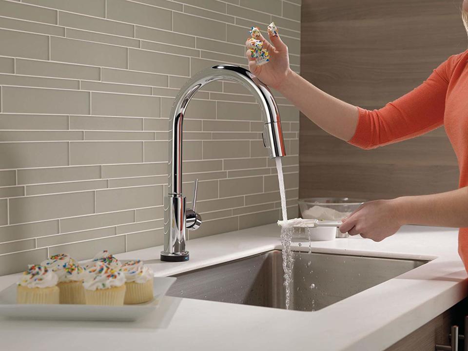 This is smartest way to use a kitchen sink faucet. (Photo: Amazon)