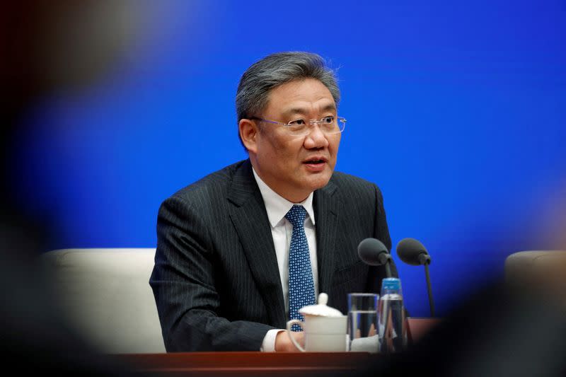 FOTO DE ARCHIVO. El ministro de Comercio chino, Wang Wentao, habla en una conferencia de prensa en Pekín, China