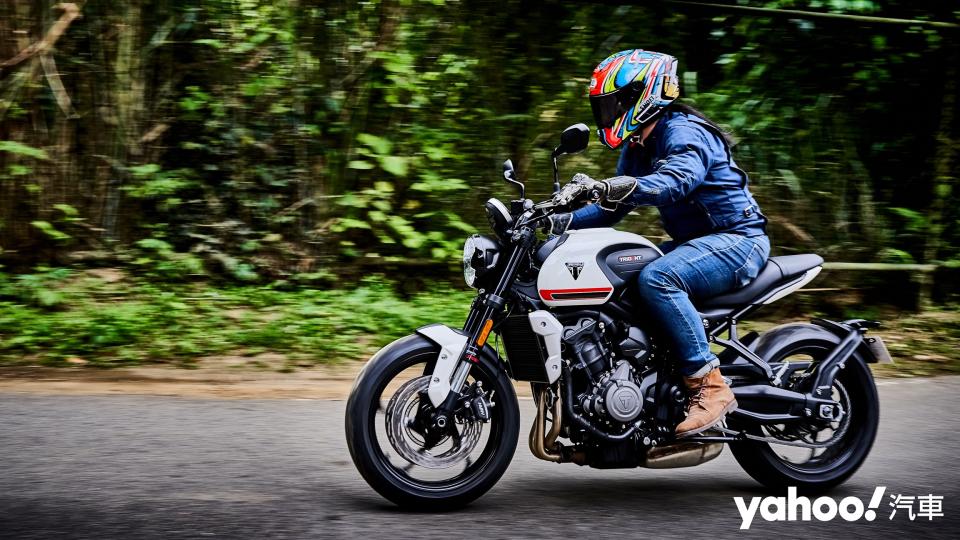 2021 Triumph Trident 660盡顯凱旋本色！入門三缸依舊樂趣十足！