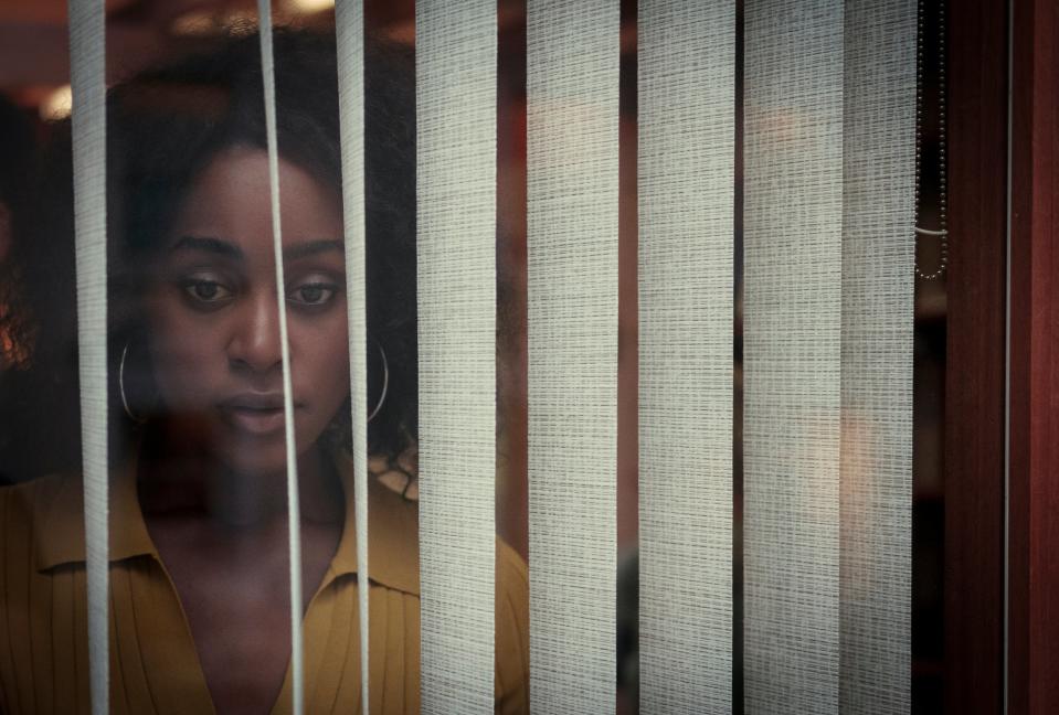 Louise (Simona Brown) is drawn into a web of secretsNick Wall/NETFLIX © 2020