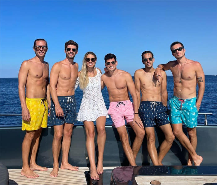 Maribel Nadal con los chicos de Dvicio