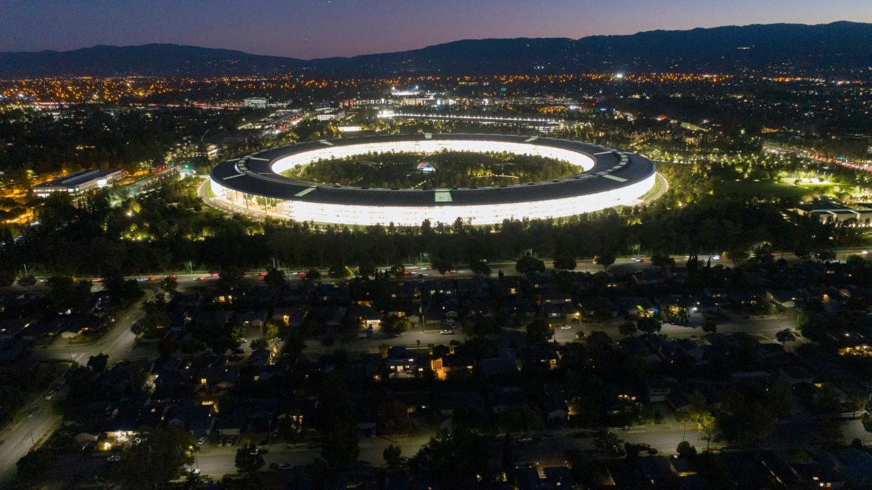 apple campus park night aerial drone SUNNYVALE, CA: OCTOBER 22: Apple Park's spaceship campus is seen from this drone view in Sunnyvale, Calif., on Monday, Oct. 22, 2019. (Jane Tyska/Bay Area News Group) (Photo by Jane Tyska/MediaNews Group/The Mercury News via Getty Images)