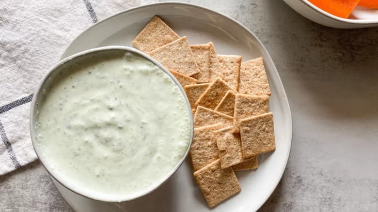 Tzatziki with crackers