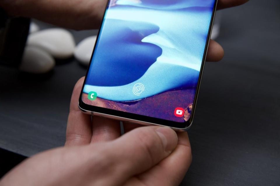 Samsung's Galaxy S10 and S10 Plus feature in-display ultrasonic fingerprint readers. (image: Daniel Howley)