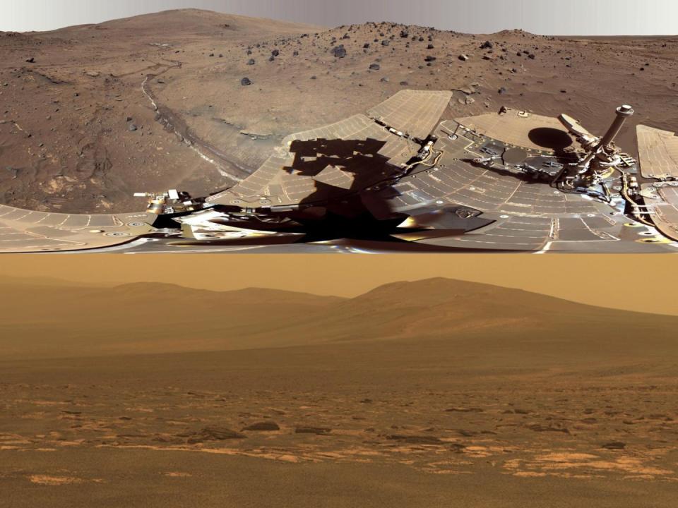 A composite image of two photos from Mars.