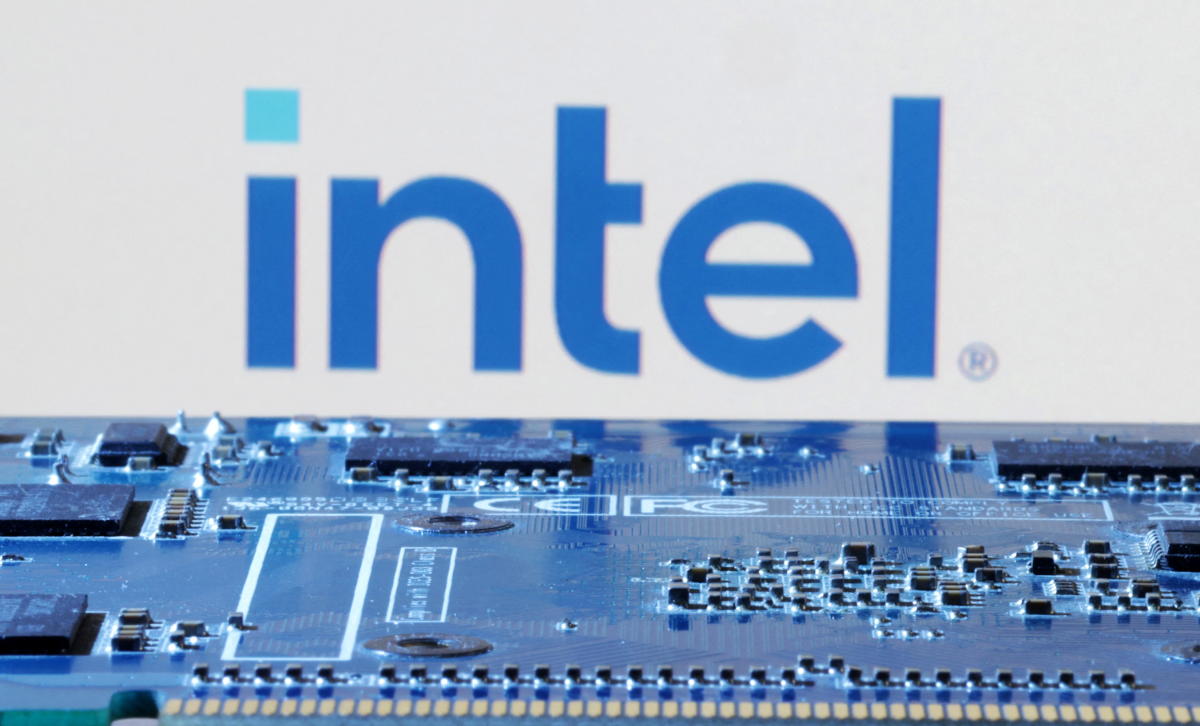 Intel informa ganancias del primer trimestre mejores de lo esperado, pero no alcanza las expectativas de ingresos.  La acción cayó más del 5%.