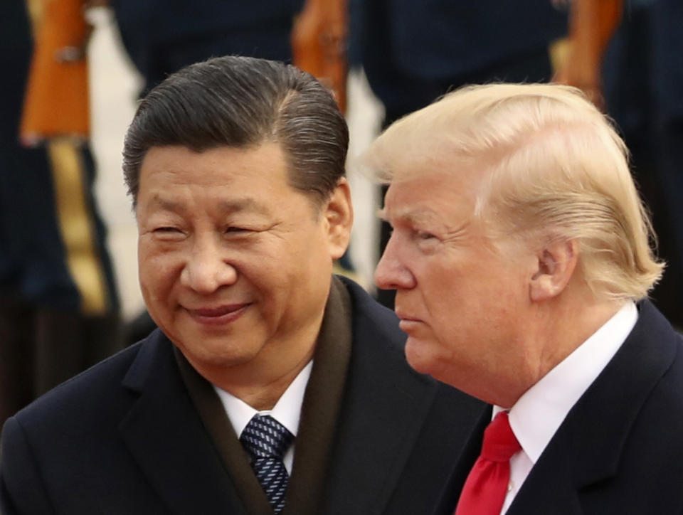 在2017年11月9日， 美國總統特朗普展開訪華行程的第2天，中國國家主席習近平在人民大會堂外，為特朗普舉行官方歡迎儀式。（資料圖片：AP Photo／Andrew Harnik）