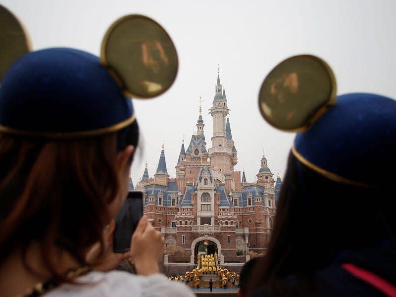 shanghai disneyland