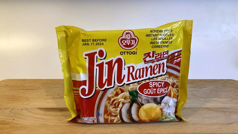 Ottogi jin instant ramen