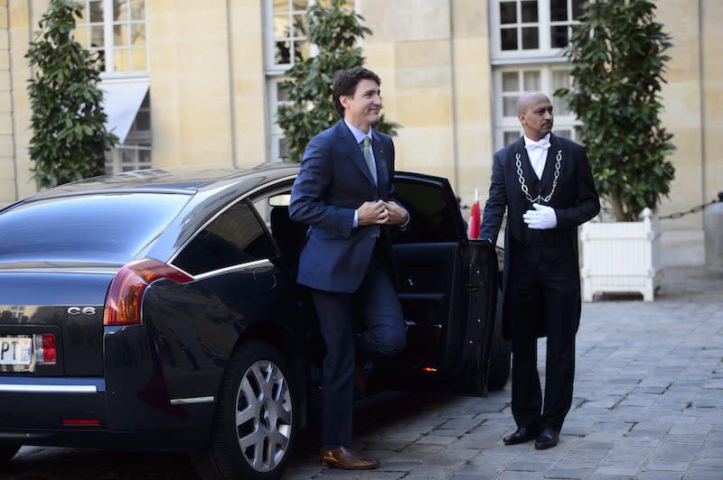 PHOTOS: Justin Trudeau meets with leaders in Lima, Paris and London