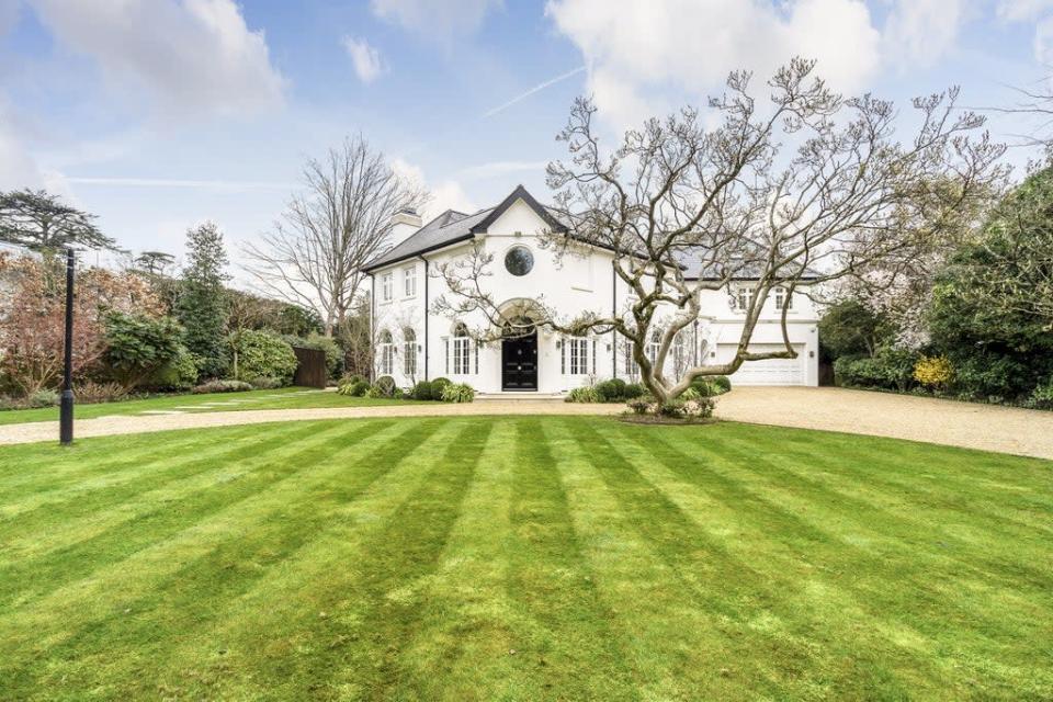 On the market with Hamptons, this six bedroom house by Bentley Priory Nature Reserve (Hamptons)