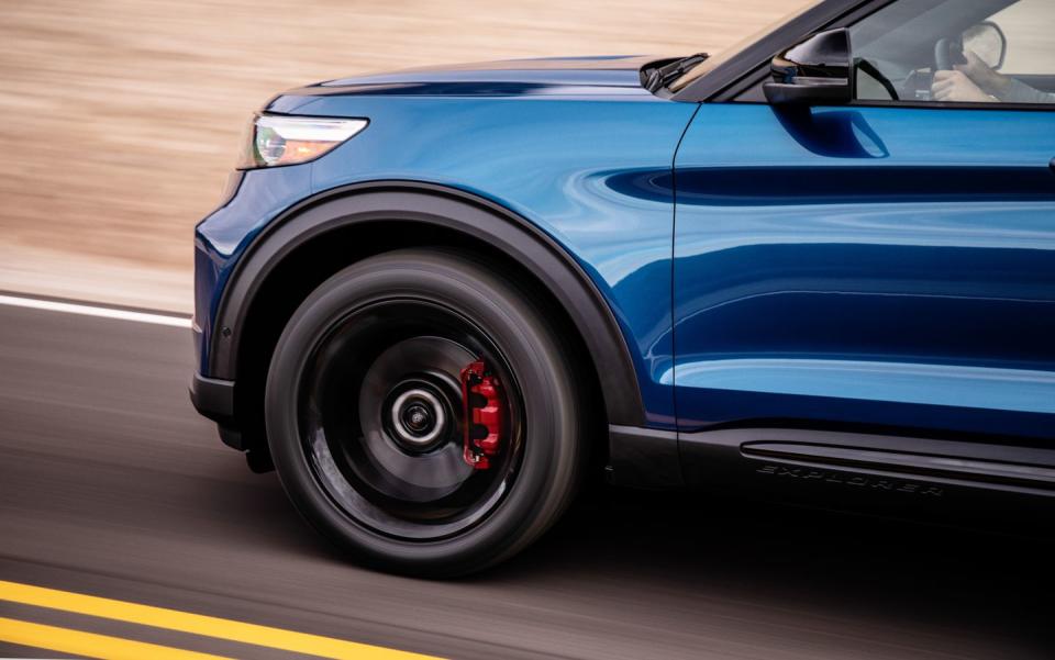 <p>Compared to the standard Explorer, the Explorer ST sets itself apart visually with a unique grille up front and red brake calipers.</p>