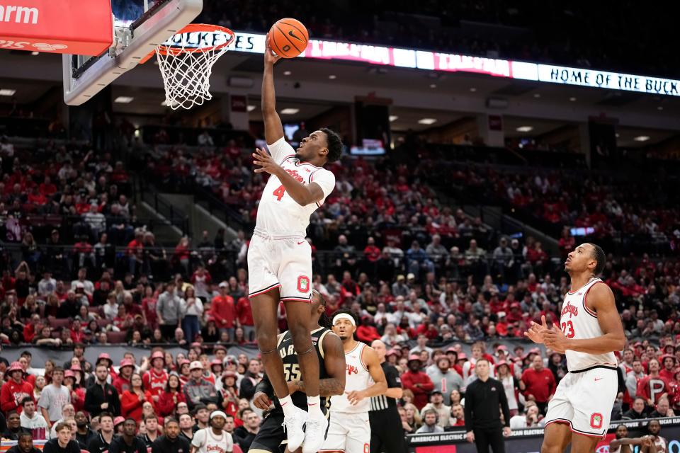 Ohio State Buckeyes guard Dale Bonner scores against Purdue on Sunday.