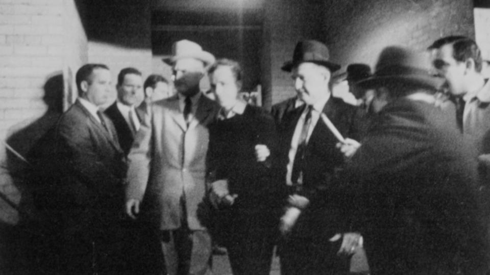 jack ruby maneuvering law enforcement to shoot lee harvey oswald