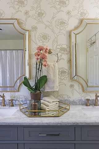 <p>Ursula Carmona of <a href="https://homemadebycarmona.com/traditional-glam-bathroom-remodel/" data-component="link" data-source="inlineLink" data-type="externalLink" data-ordinal="1">Home Made By Carmona</a></p>