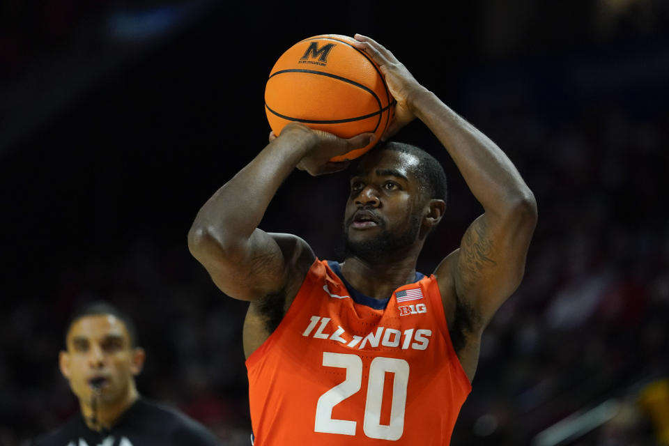 Illinois Fighting guard Da'Monte Williams shoots a basket against Maryland during the first half of an NCAA college basketball game, Friday, Jan. 21, 2022, in College Park, Md. (AP Photo/Julio Cortez)