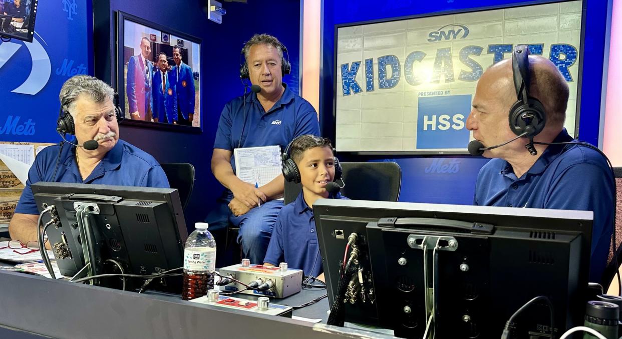  Keith Hernandez, Ron Darling and Gary Cohen work with Kidcaster Christopher Ivazes  