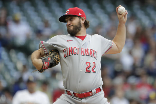 Cubs' Wade Miley returns to Cincinnati; Reds to recognize his 2021 season -  Chicago Sun-Times