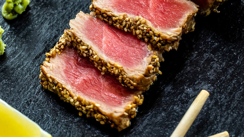 Seared ahi tuna slices