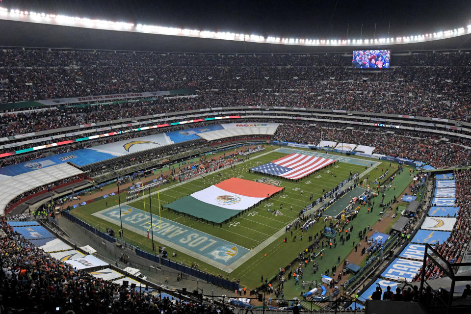 Panorámica del Estadio Azteca en la ceremonia de los himnos nacionales. Kirby Lee-USA TODAY Sports