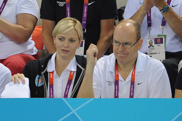 Auch Albert von Monaco und seine Frau fanden sich am Beckenrand ein. Charlène startete übrigens im Jahr 2004 selbst als Staffel-Schwimmerin bei den Olympischen Spielen in Sydney. (Bild: Getty Images)