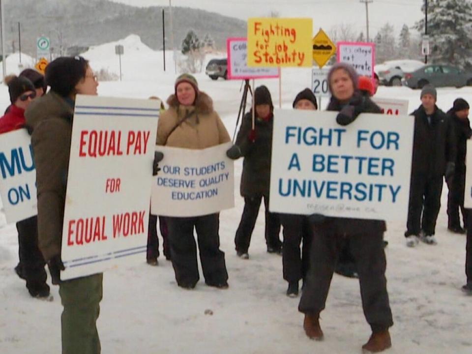 Members of Memorial University's faculty association hit picket lines Monday morning.  (Troy Turner/CBC - image credit)