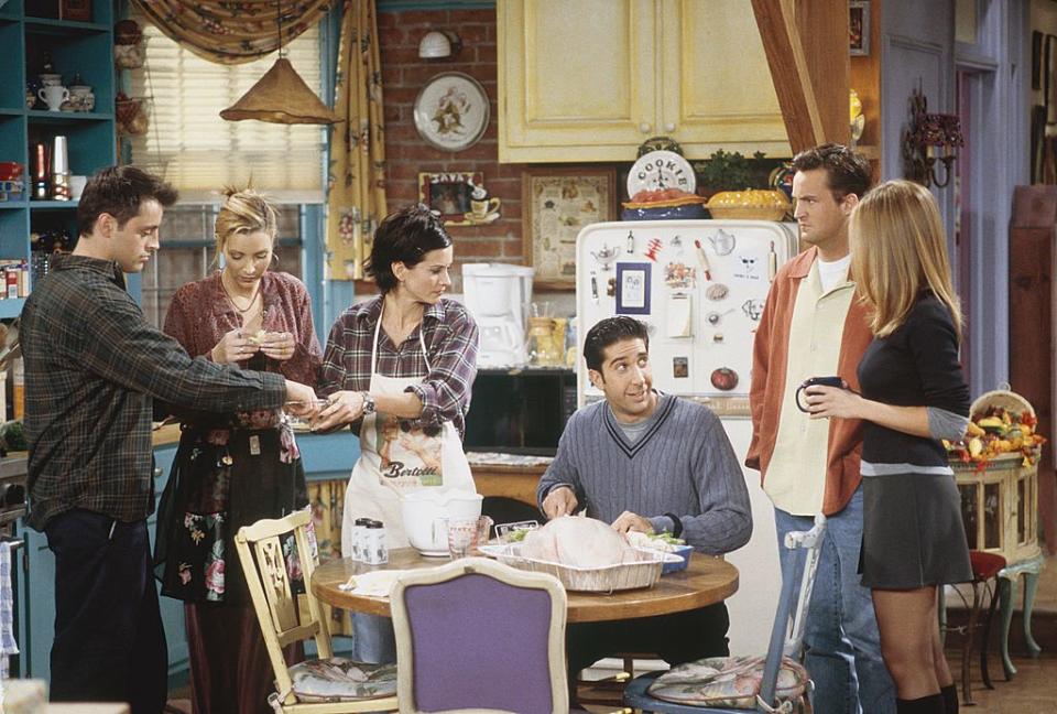 Courteney Cox posted the most epic throwback pic of the "Friends" cast before the show aired and became a pop culture juggernaut, and could we BE anymore nostalgic?