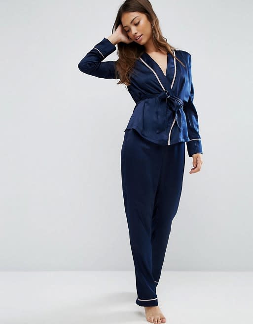 <p>But if you can't stomach splashing the cash on a silk pair, this satin version is just as chic and less than £20. <a rel="nofollow noopener" href="http://tidd.ly/b2baf1aa" target="_blank" data-ylk="slk:Buy Here;elm:context_link;itc:0;sec:content-canvas" class="link ">Buy Here</a> </p>