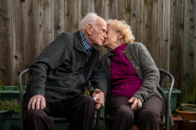 Love At First Sight One Of Uks Longest Married Couples Celebrate 80th Wedding Anniversary