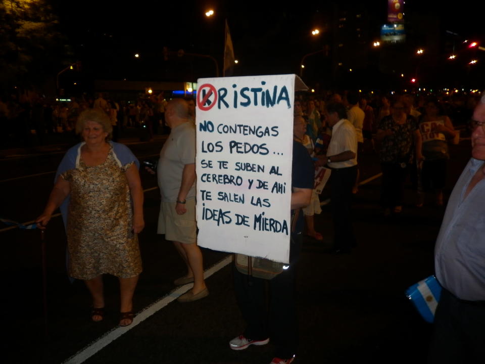 Manifestantes del 8N en Plaza de Mayo y Obelisco.