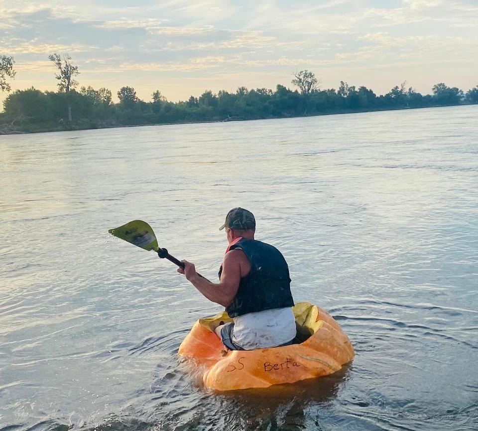 Duane Hansen Paddles Down Missouri River in Pumpkin