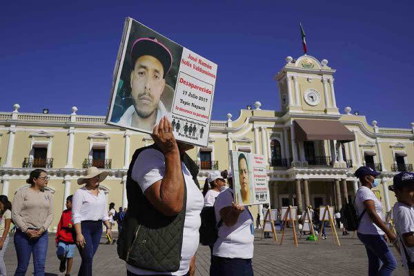 Familias de personas desaparecidas protestan en el centro de Tepic. Foto: Christian Ruano.