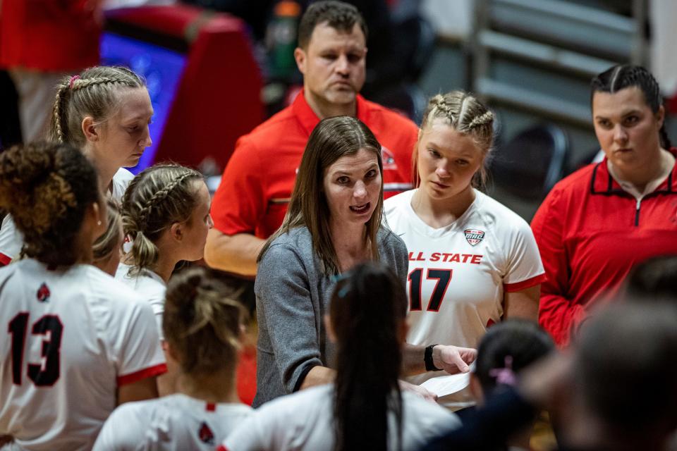 Ball State head coach Kelli Miller Phillips talks to her team during a match against Toledo at Worthen Arena Wednesday, Nov. 16, 2022. Ball State women's volleyball won 3-0, clinching its second straight Mid-American Conference regular season title.