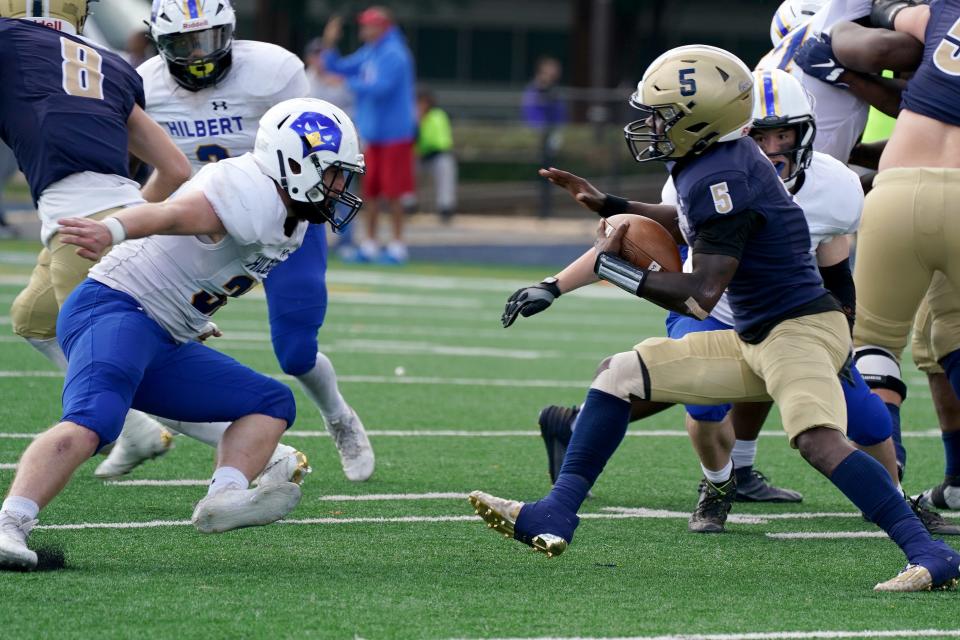 Brandon Washington ran for 124 yards in the Gallaudet Bison's 34-20 win over the Hilbert Hawks where they debuted the 5G-connected helmet.