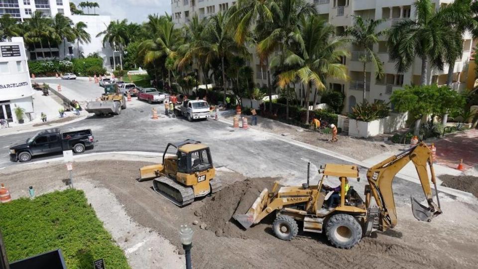 A road-raising project takes place in front of the Miami Beach Publix on 20th Street and Bay Road in 2015.