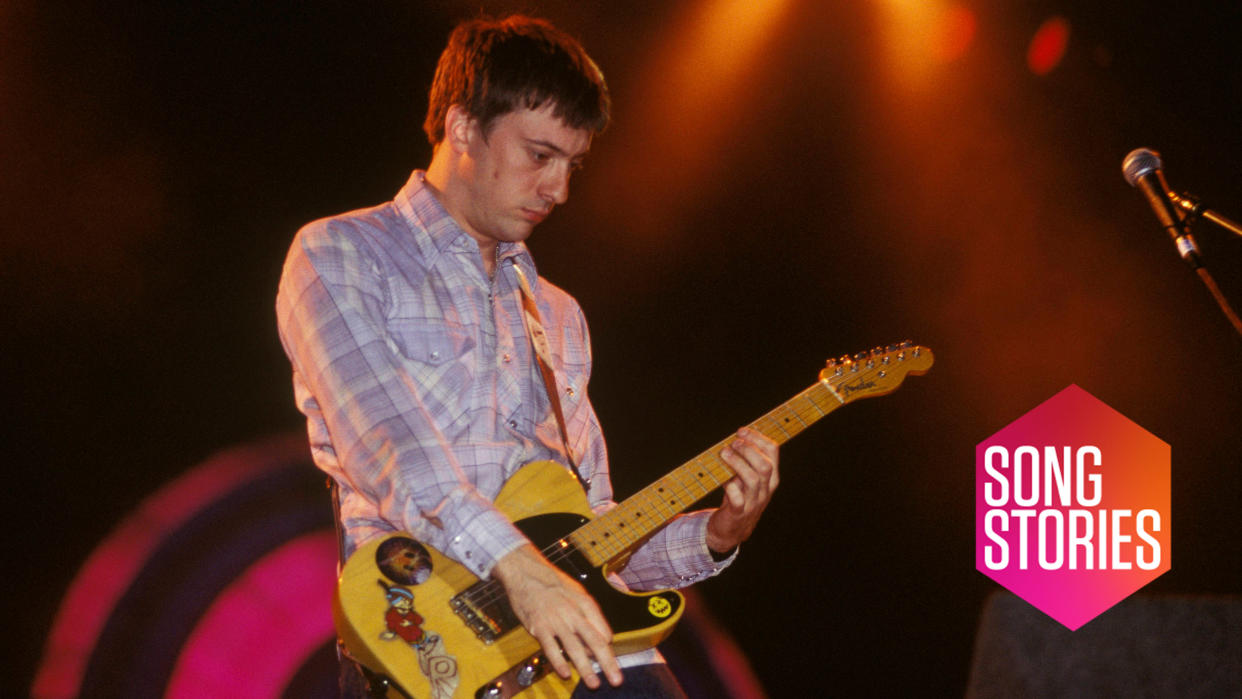  READING FESTIVAL Photo of BLUR and Graham COXON, Graham Coxon performing live onstage, playing Fender Telecaster guitar ( 