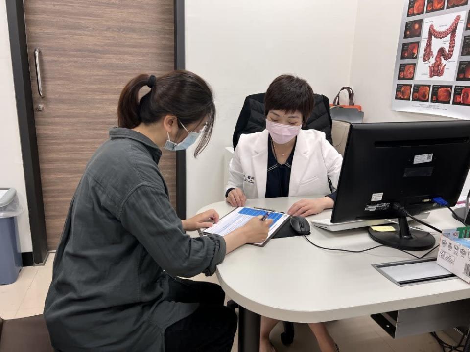 台大新竹分院表示，民眾如擔心是否有靜脈栓塞，可利用症狀檢核表，帶至門診請醫師評估。 （圖／新竹台大分院提供）