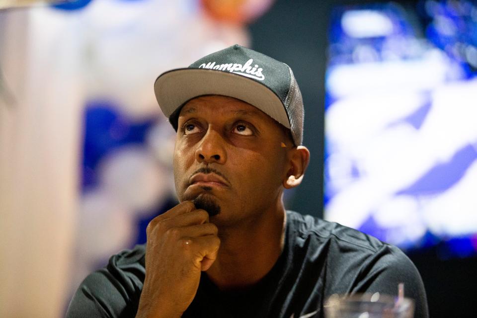Memphis basketball head coach Penny Hardaway watches his team play Alabama State from a private room at Owners Box Sports Grill in Lakeland, Tenn., on Friday, November 17, 2023. Hardaway couldn’t coach the team because of a three-game NCAA suspension he had to serve for recruiting violations.