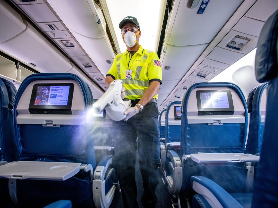 Delta Air Lines fogging