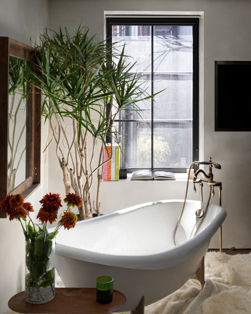 The charm includes a claw-foot bathtub. Nina Poon