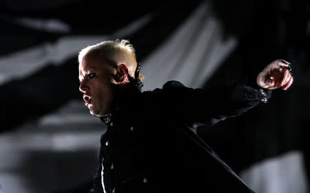 FILE PHOTO: British singer Keith Flint of techno group "The Prodigy" performs during the first day of the Isle of Wight Festival at Seaclose Park in Newport on the Isle of Wight June 9, 2006. REUTERS/Alessia Pierdomenico (BRITAIN) - GM1DSUHVWHAA/File Photo