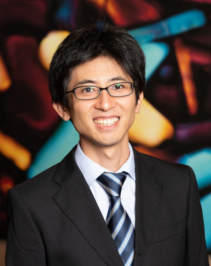 Dr. Hidehiko Inagaki (pictured here) will lead the next Science Meets Music event, “The Symphony in the Brain” at The Benjamin Upper School in Palm Beach Gardens this Wednesday. The show will also feature cellist Jordan Anderson and pianist Ryohei Yasuda.