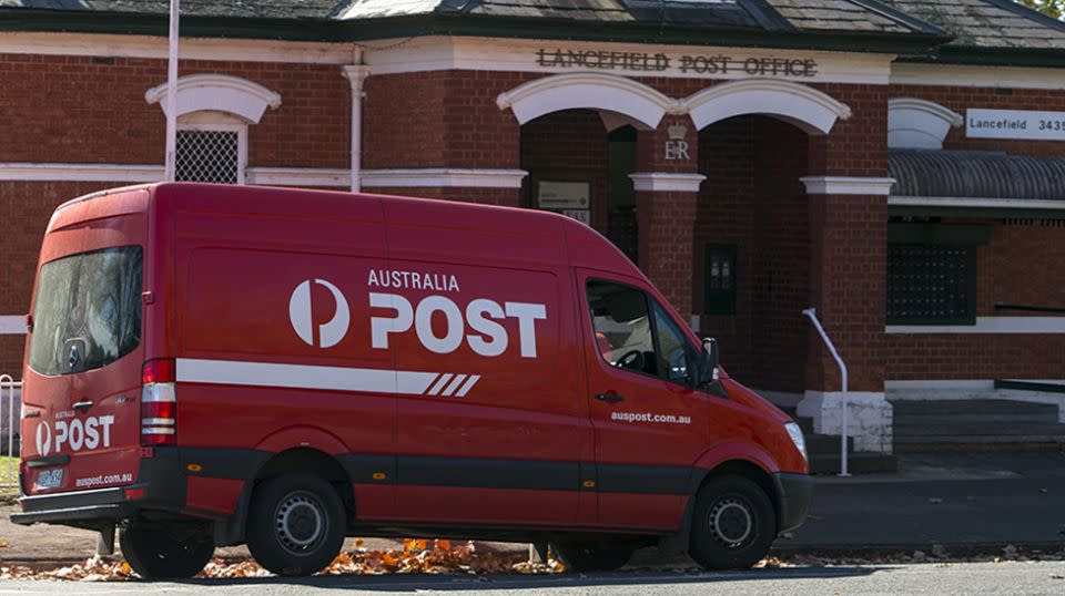 Rather than the traditional signature, customers are reporting that they are being asked to pose for a photo with their special delivery. Source: Getty