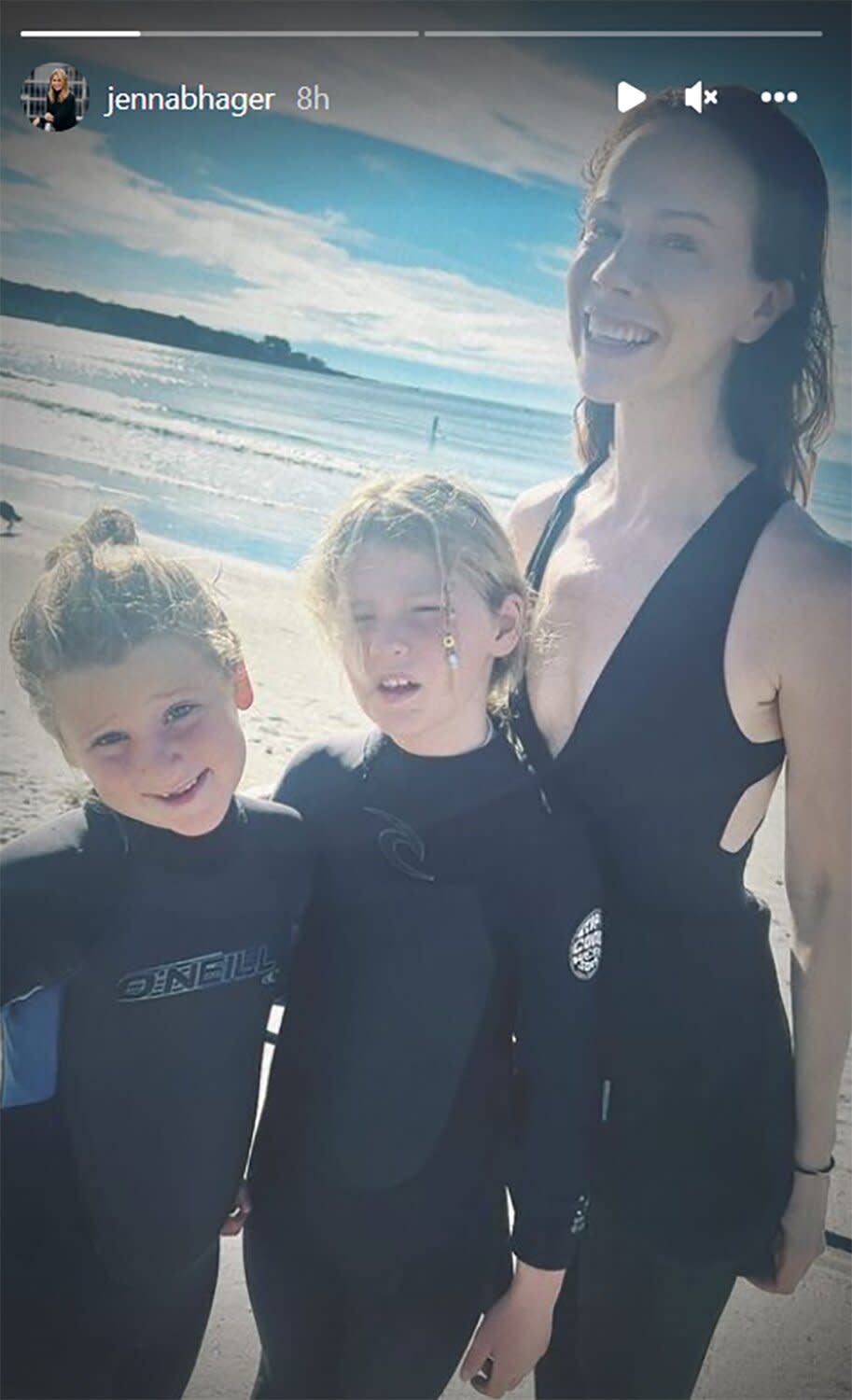 Jenna Bush Hager Shares Sweet Photo of Twin Barbara Bush Coyne with Daughters Mila and Poppy  https://www.instagram.com/stories/jennabhager/2911886540054338867/ https://www.instagram.com/stories/jennabhager/2911886775757387002/