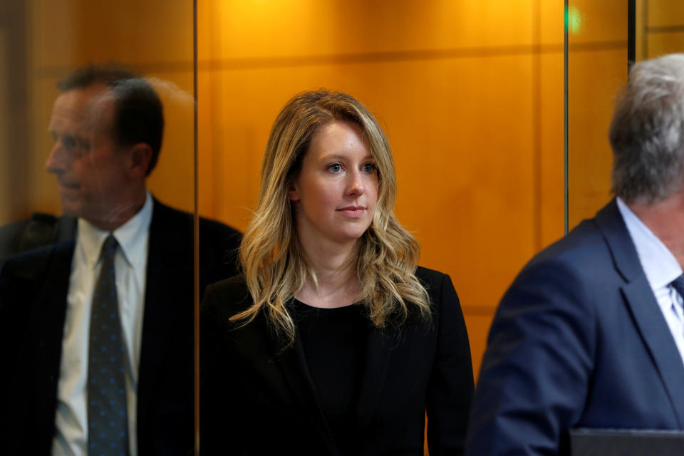 REFILE - ADDING COUNTRY Former Theranos CEO Elizabeth Holmes leaves after a hearing at a federal court in San Jose, California, July 17, U.S., 2019.  REUTERS/Stephen Lam