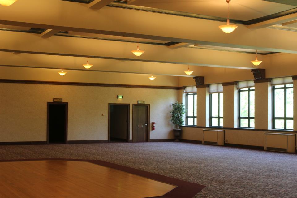 Great Falls City Commissioners awarded a $2.2 million contract Tuesday to convert the Civic Center's Missouri Room into two new municipal court chambers.