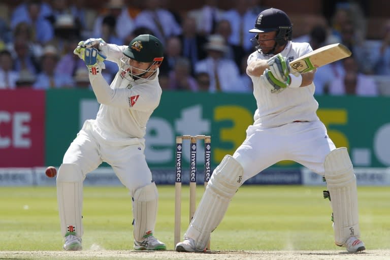 Peter Nevill keeps wicket as Ian Bell bats at Lord's on July 19, 2015