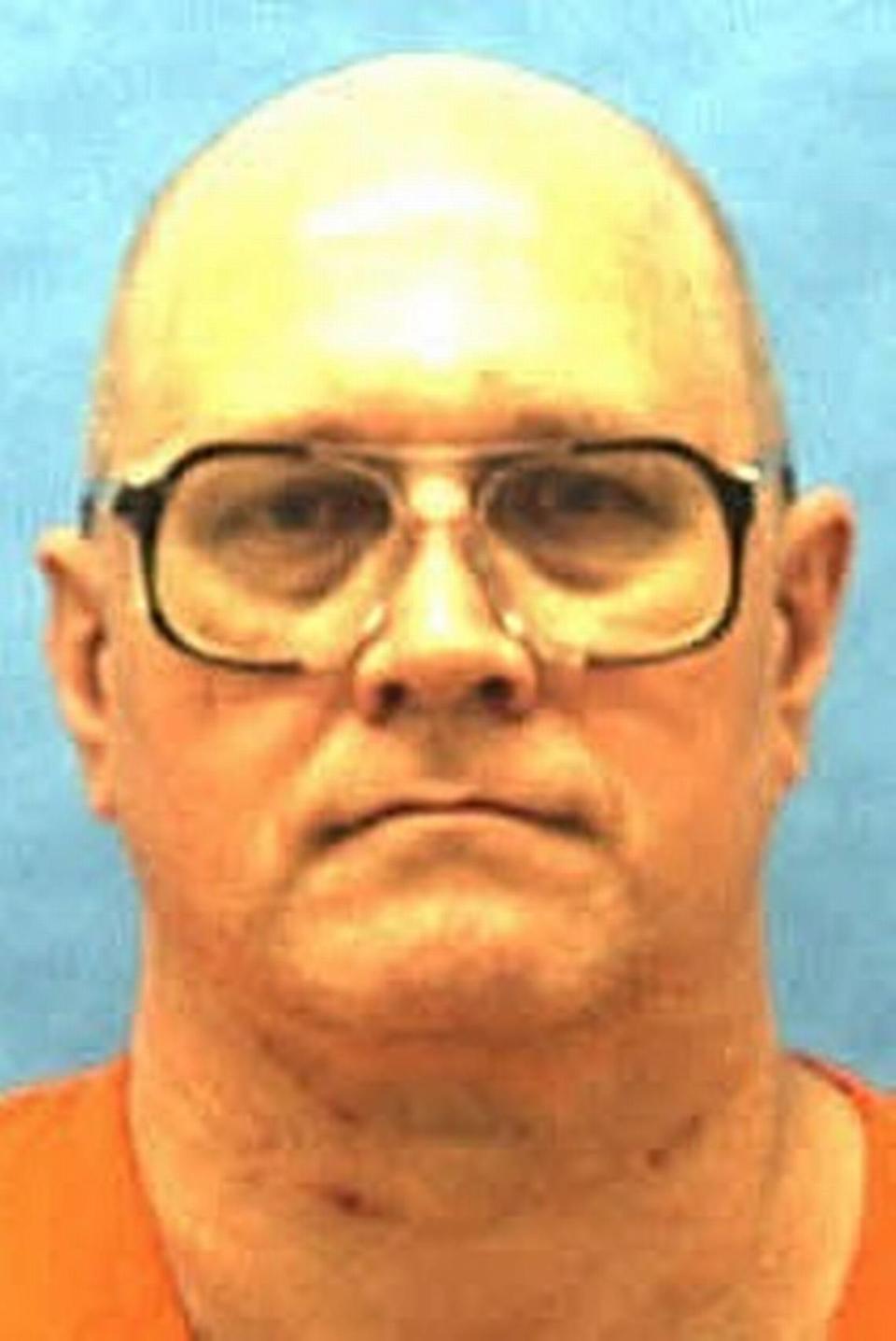 Death Row inmate Thomas Overton was nabbed for the murders due to his moonlighting career as a burglar.