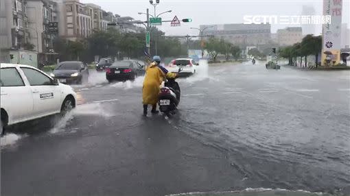 滯留鋒面以及西南風撲台，導致全台雨勢不斷。（示意圖／資料照）